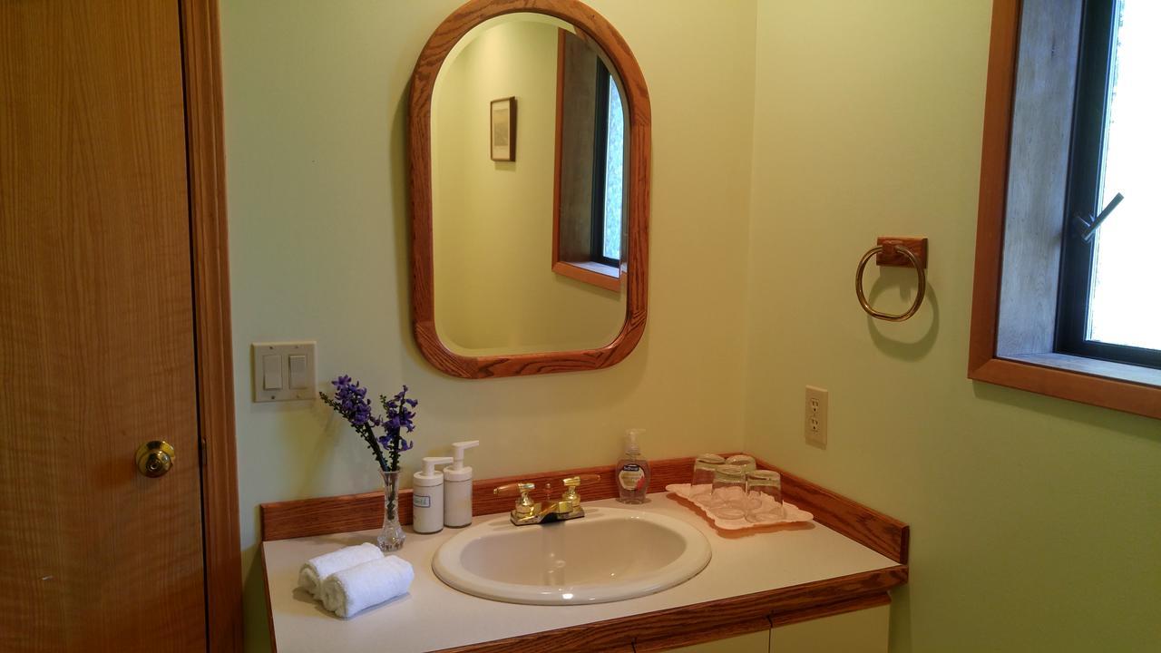 Sunshine Coast Treetop B&B Сешелт Экстерьер фото